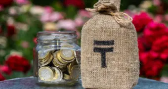 Почему жители Казахстана возвращаются к наличным деньгам