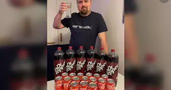 Мужчина 10 лет пил только Dr Pepper и рассказал, что стало с его организмом