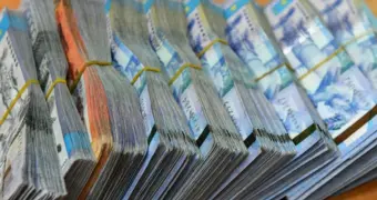 Казахстанец лишился 2 миллионов тенге после звонка с «1414»