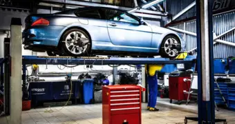 Бумажные свидетельства уходят навсегда — что ждёт водителей Казахстана