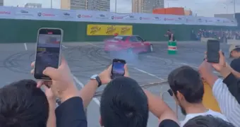 Жителей 10 микрорайона Актау возмутила громкая музыка и шум машин на территории торгового центра