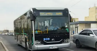 Пассажиры вновь потребовали вернуть кондукторов в автобусы Актау