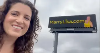Американка ищет себе мужа при помощи развешанных по городу билбордов