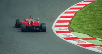 Казахстанец сделал предложение возлюбленной на паддоке «Формулы-1» в Баку