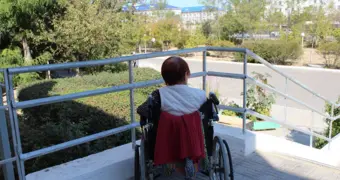 Тепло сердец: как живут пожилые люди в Доме милосердия Актау