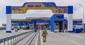 Казахстанцы временно останутся без автомобильного сообщения с Китаем: когда и почему