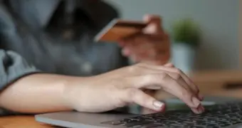 Клиенты банка Halyk сообщают о таинственных списаниях со счетов