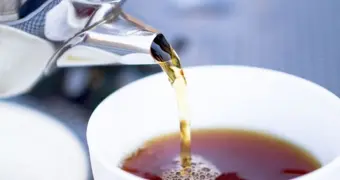 О рисках злоупотребления чаем: почему привычный напиток может навредить организму