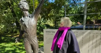 Алматы замер: великая Татьяна Тарасова почтила память Дениса Тена - кадр, который тронул сердца