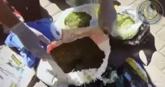 75-летний дедушка-курьер: в Караганде задержали пенсионера с рекордной партией наркотиков