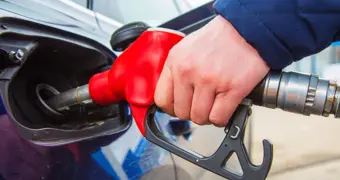 Казахстанец «угнал» заправочный пистолет с АЗС и теперь должен 1,5 млн тенге