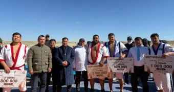 Борцы из Бейнеу и Атырау выиграли миллионные призы на турнире в Тобыкты