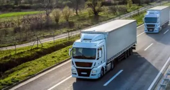 Штрафы и депортации отменяются: казахстанские водители продолжают работать в России