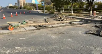 После жалоб населения в Актау начали ремонтировать ливневки