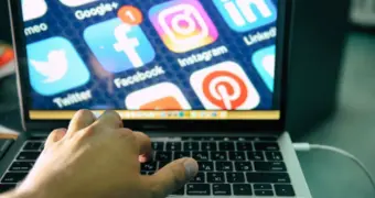 Как распознать, что ноутбук или смартфон тайно следят за вами