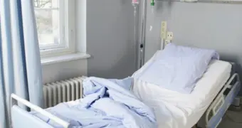 Пари на выживание: казахстанец на спор проглотил 26 ручек