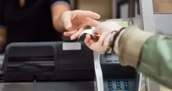 Более 127 млн тенге уже выплачено: казахстанцам возвращают часть потреченных денег