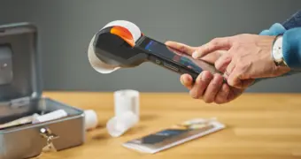 Почему казахстанцам нельзя выбрасывать кассовые чеки – юрист объяснил риски