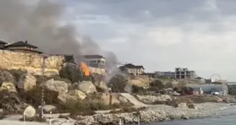 В Актау на скальной тропе горела сухая трава