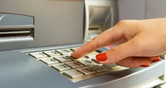 Эксперт рассказал, когда пора забирать деньги из банка