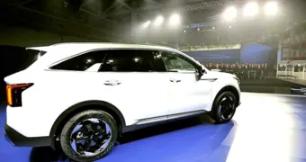 Токаев открыл новый автомобильный завод KIA Qazaqstan в Костанайской области