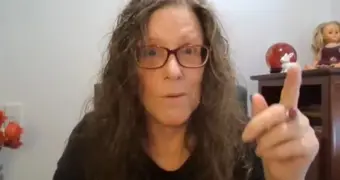 Женщина рассказала, что «провела годы на небесах» за 14 минут остановки сердца