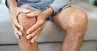 Названа профессия с самым высоким риском заболеваний костей