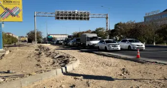 В Актау строят дополнительные полосы для правого поворота