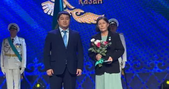 Госслужащая из Мангистау награждена нагрудным знаком «Ветеран государственной службы»