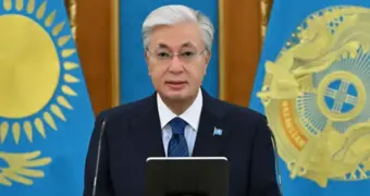 Президент поздравил казахстанцев с Днём Республики