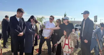 День Республики: в Актау в рамках семейного фестиваля высажены деревья