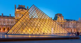 Во Франции задержали двух подозреваемых в ограблении Лувра