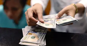 Почему казахстанцам не дадут менять валюту ночью — ответ Нацбанка