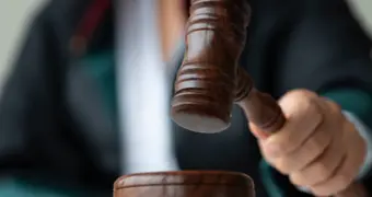 Хотела помочь семье: в Актау мать 10 детей наказали за то, что ее 17-летняя дочь пошла работать