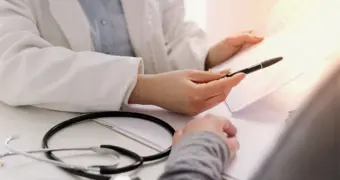 Прямой доступ к врачу: новые правила записи к узким специалистам в Казахстане