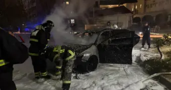 Ночью в Актау сгорел автомобиль: устанавливают причины пожара