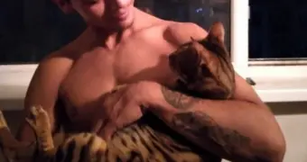 Любовь, которая мурлычет: у пары из Актау теперь 12 кошек