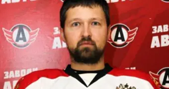 Трагедия на льду: у хоккеиста остановилось сердце за пять минут до окончания игры