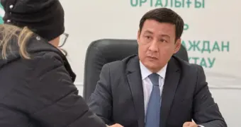 «Голова забита коммунальными проблемами»: аким Актау прокомментировал идею узаконить многожёнство