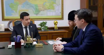 Аким города Актау встретился с настоятелем Благовещенской церкви