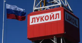 В Кремле прокомментировали отказ Gunvor от сделки с «Лукойлом»