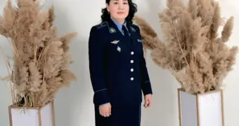 «Я с детства мечтала работать в дорожной полиции»: первая в Бейнеу женщина-патрульный рассказала о своей службе