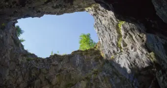 Самая глубокая пещера мира скрывает опасные тайны: спелеологи вернулись с тревожными открытиями