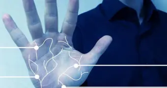 Банки Казахстана начнут распознавать клиентов по венам на руках