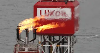 «Лукойл» рискует потерять $14 млрд из-за срыва продажи зарубежных активов