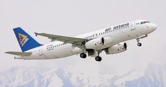 За открытие аварийного выхода Air Astana предъявила казахстанке иск на 23 миллиона тенге