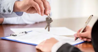 Русский язык лишил казахстанку квартиры