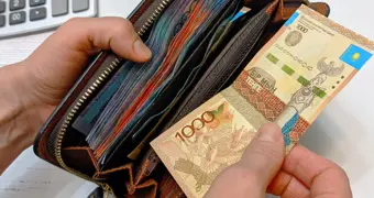 Глава Нацбанка рассказал, почему падают реальные доходы казахстанцев