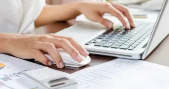 Кто не сможет работать в Казахстане по упрощенной декларации с 2026 года: полный перечень