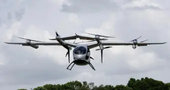 Революция в грузовых перевозках: двухтонный самолет с вертикальным взлетом испытали в Китае (видео)